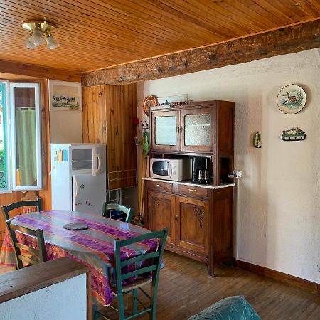 Joli Appartement Dans Une Maison Ancienne Ax-les-Thermes Exteriör bild