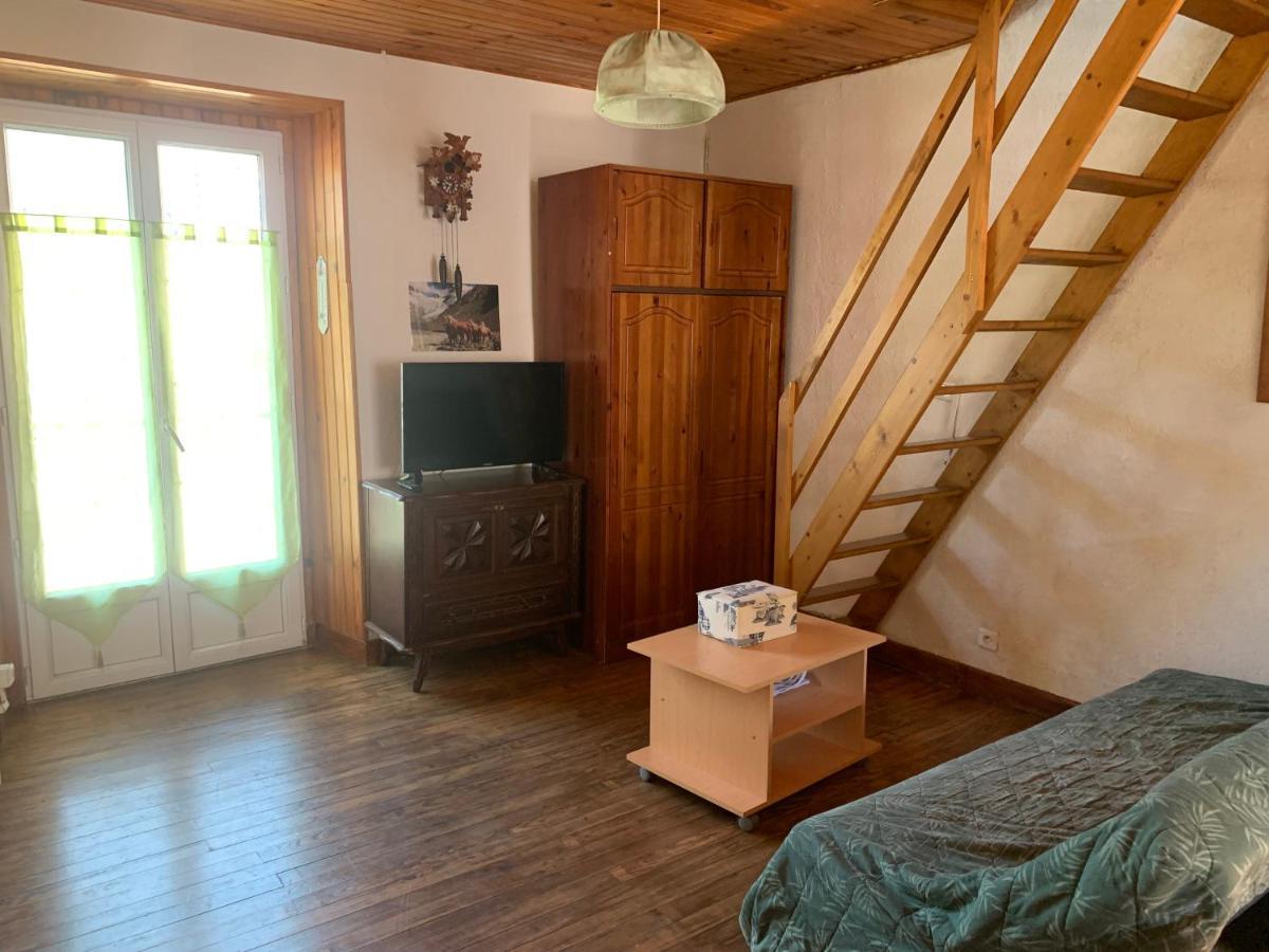 Joli Appartement Dans Une Maison Ancienne Ax-les-Thermes Exteriör bild